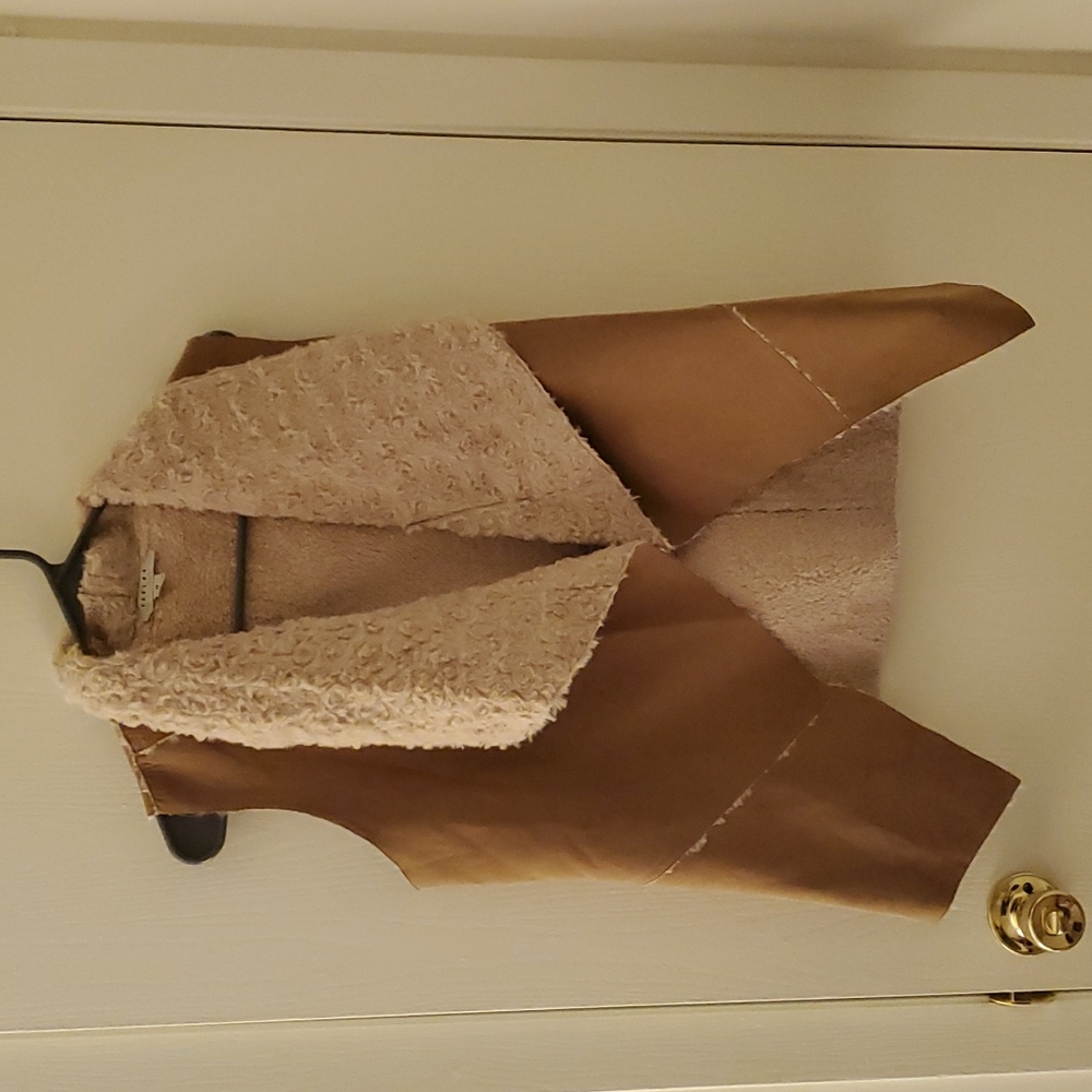 Sherpa-Like Vest